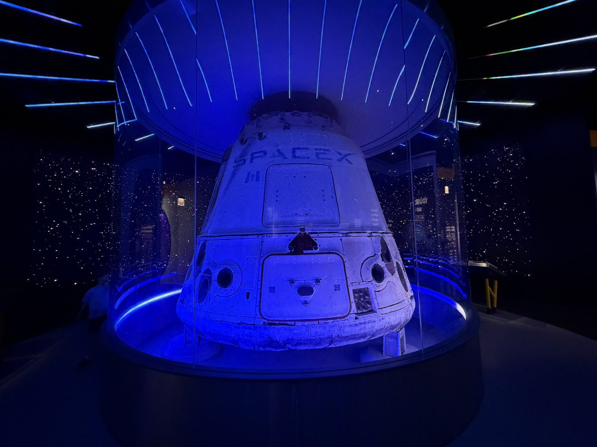 dasutherland's tweet photo. Nice exhibit @msichicago! Really awesome to see a @SpaceX capsule up close for the first time. https://t.co/yvmWX90W6J