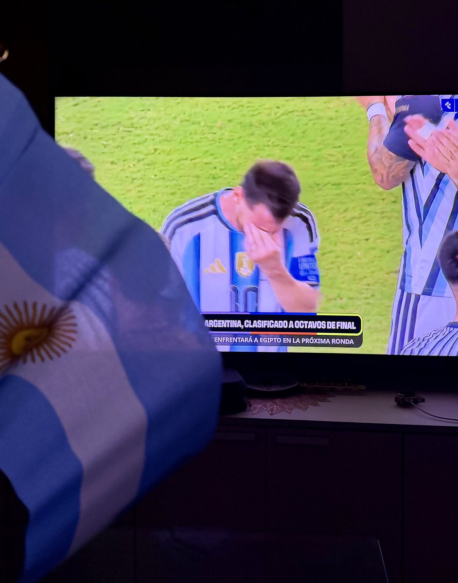 Techbit113's tweet photo. Gracias por tanto Messi y toda la Selecci��n Argentina !!! Sufrimos pero estamos en octavos 🩵🤍🇦🇷 #fifa #worldcup https://t.co/sMktMQOfiv