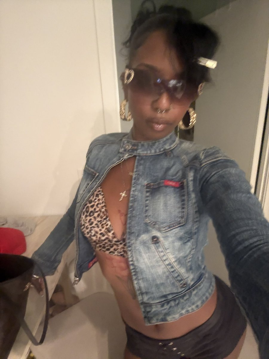 treswrlddd's tweet photo. upped the price https://t.co/GDJodZQqOk