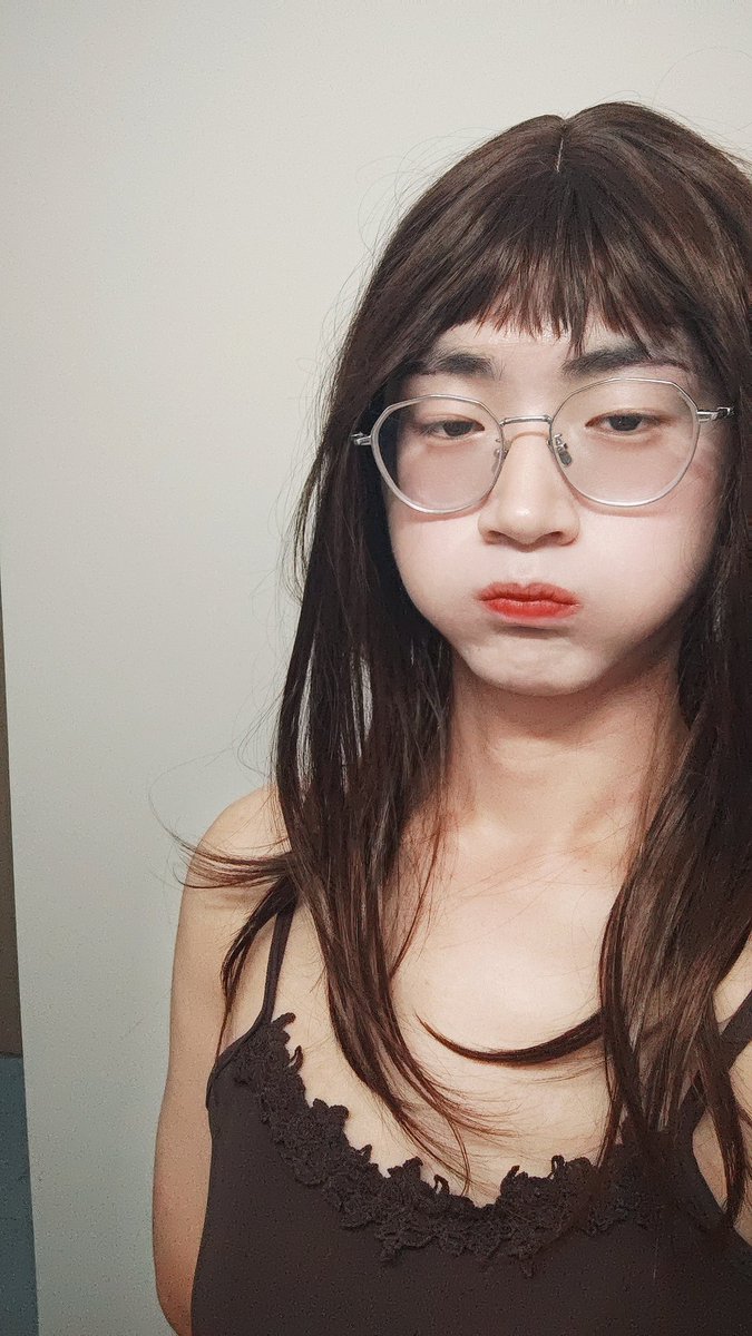 hexianglin7's tweet photo. 骚骚的，成都男娘同好有一起约的吗？ https://t.co/QZ6YPeV3qz