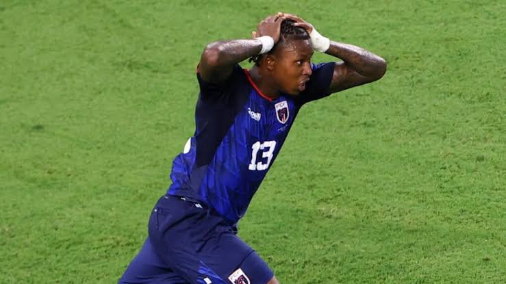 argmusicfacts's tweet photo. 🚨 Mientras Taylor Swift y Travis Kelce se casaban, el 13 de la Selección Argentina (Cuti Romero) y el 13 de la selección de Cabo Verde (Sidny Lopes Cabral) marcaron goles en el partido de esta noche. https://t.co/PTFBrF5tUI
