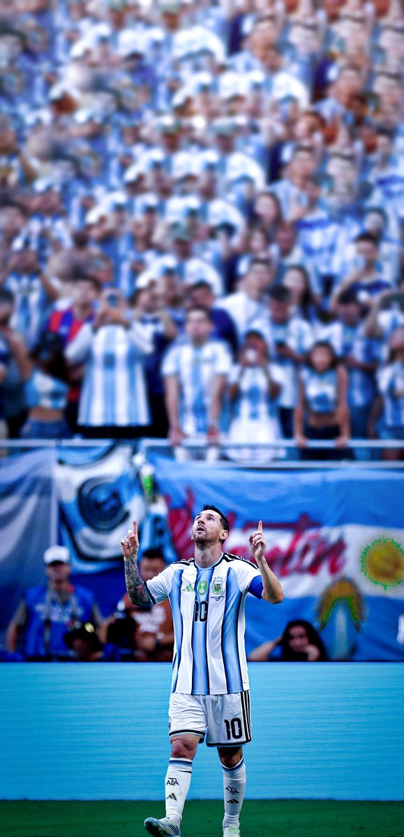 t__77l's tweet photo. 4k Lionel Messi🩵🐐✨🤴🇦🇷

#Wallpapers || #FIFAWorldC 
|| #خلفيات || #Argentina || #Messi https://t.co/LYZZqsGhgB