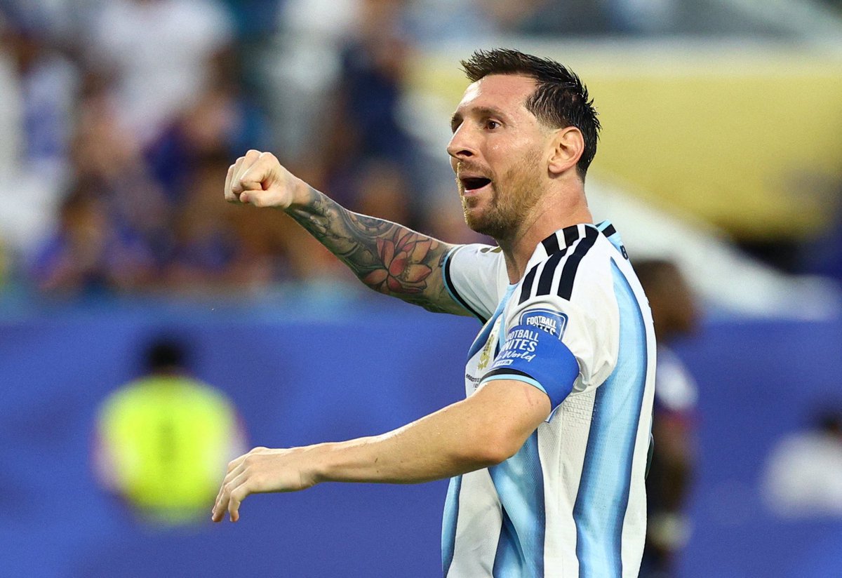 blessp98's tweet photo. Lionel Messi now has the most goals (20) and assists (9) in men’s World Cup history.

Assist for Christian Romero’s goal means Messi passes Diego Maradona’s eight assists.🤝 https://t.co/mRNxdxRzSD