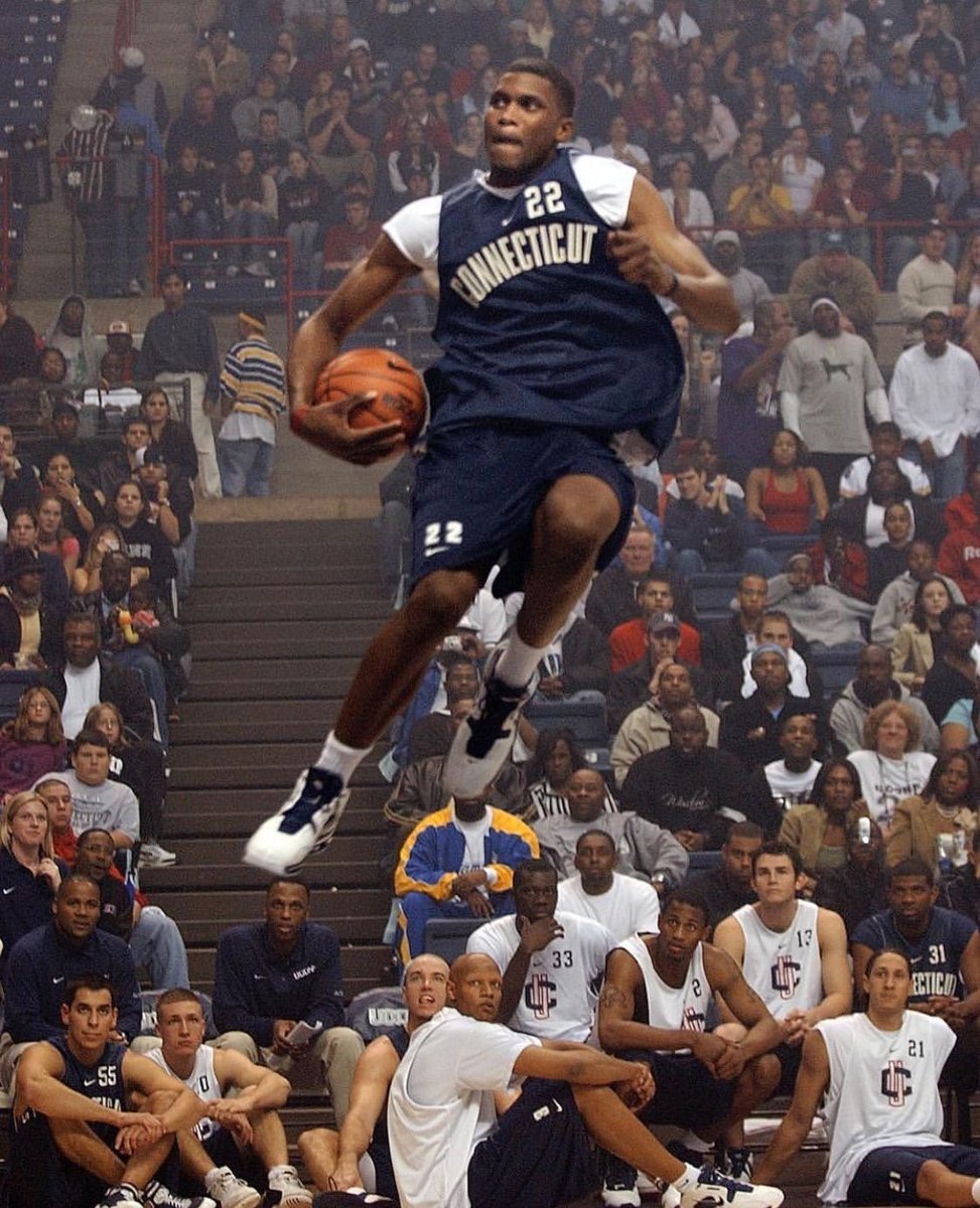 BBallNowandThen's tweet photo. Rudy Gay hanging out upstairs at UConn https://t.co/BQ3alj5XTZ