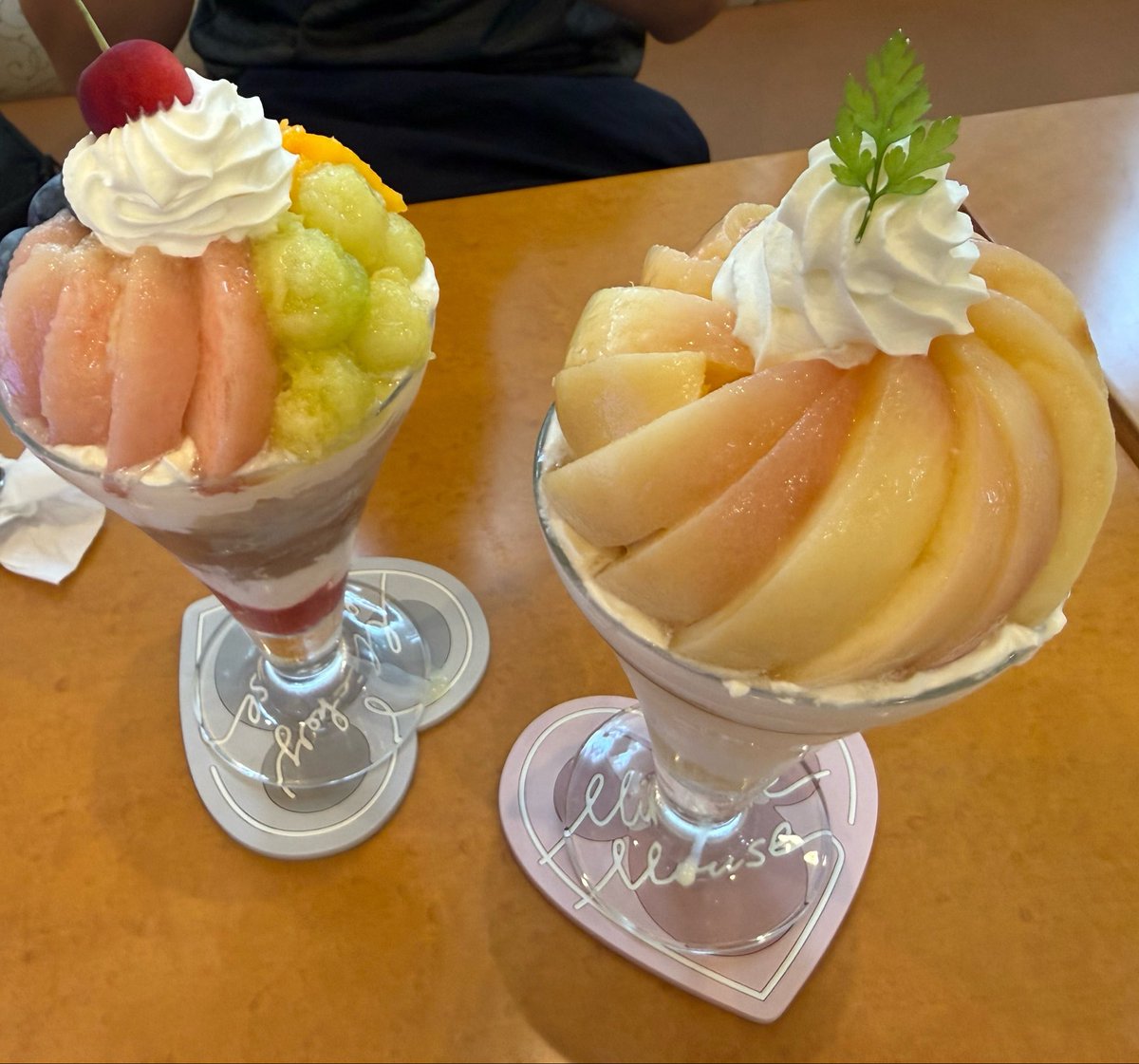Mayu0107119's tweet photo. 朝パフェした https://t.co/cO13qsvhpf