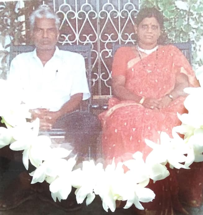 Venkateshadab18's tweet photo. I miss u amma nanna garu 🙏 https://t.co/FT3OhMRoXt