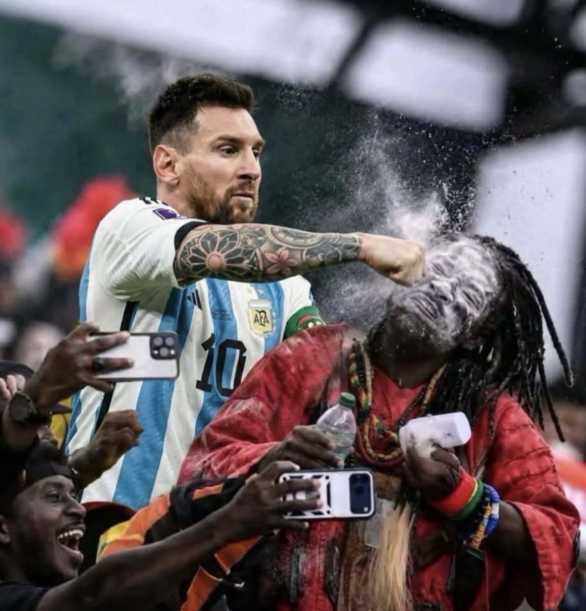 Pampa139's tweet photo. NOOOOO LEO https://t.co/HQjvhIi2FO