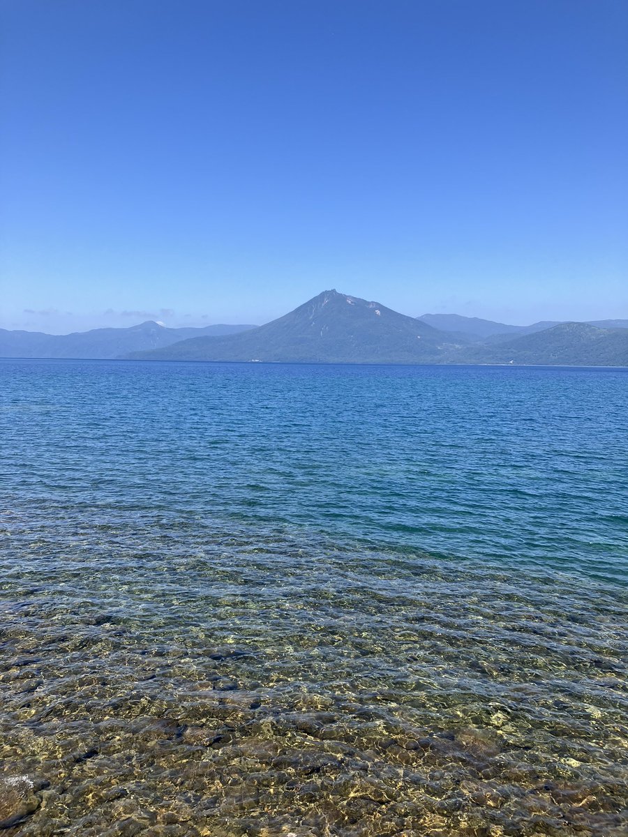 tk_sweet's tweet photo. とある湖に来ています。
やっぱり湖は良いなぁ。 https://t.co/IMTy4i5ivX