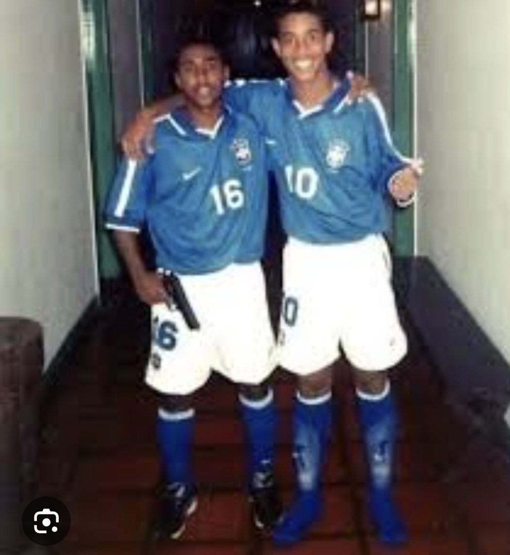JosEduardoEsco5's tweet photo. @JoaquinTeixeira Naquela época o futebol era raiz ⚽️
#SemMimimi https://t.co/UAHaK8FTvk
