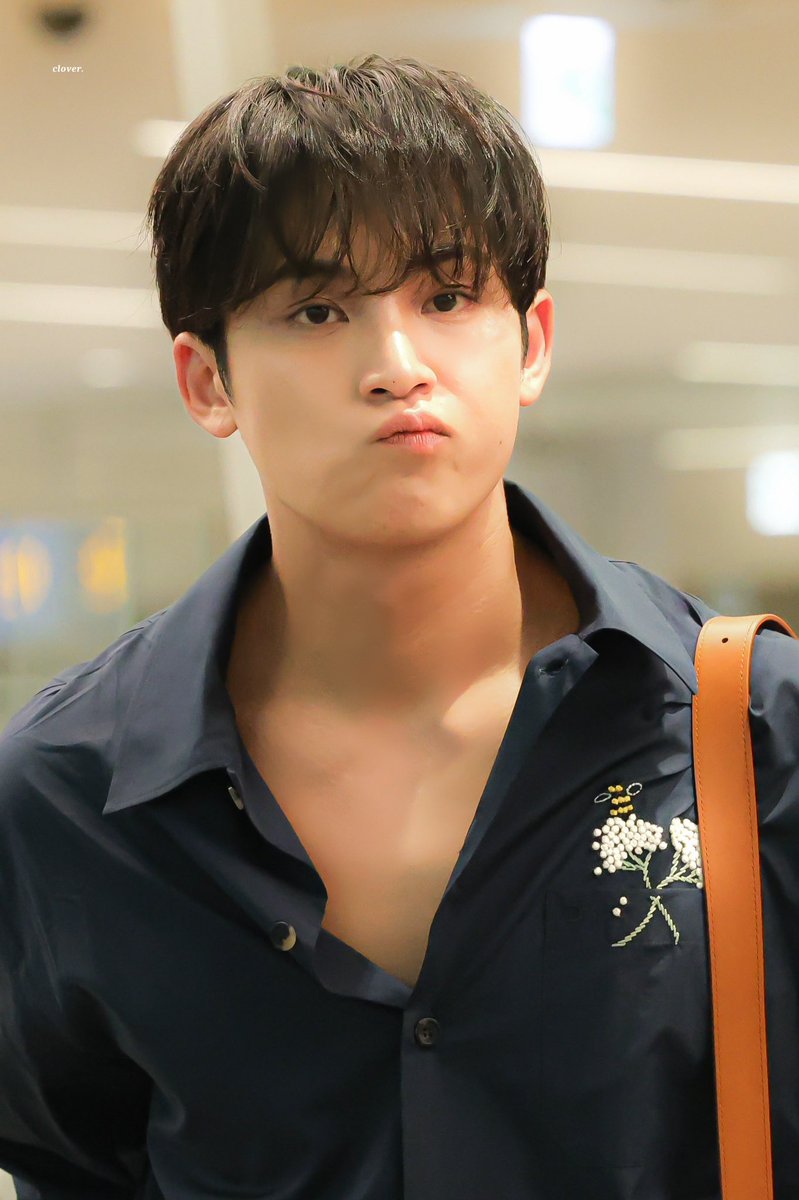 clovermg_'s tweet photo. 260704 ICN

파리위크파이팅!!

 #민규 #MINGYU #세븐틴 #SEVENTEEN https://t.co/OMHbYIWJQX