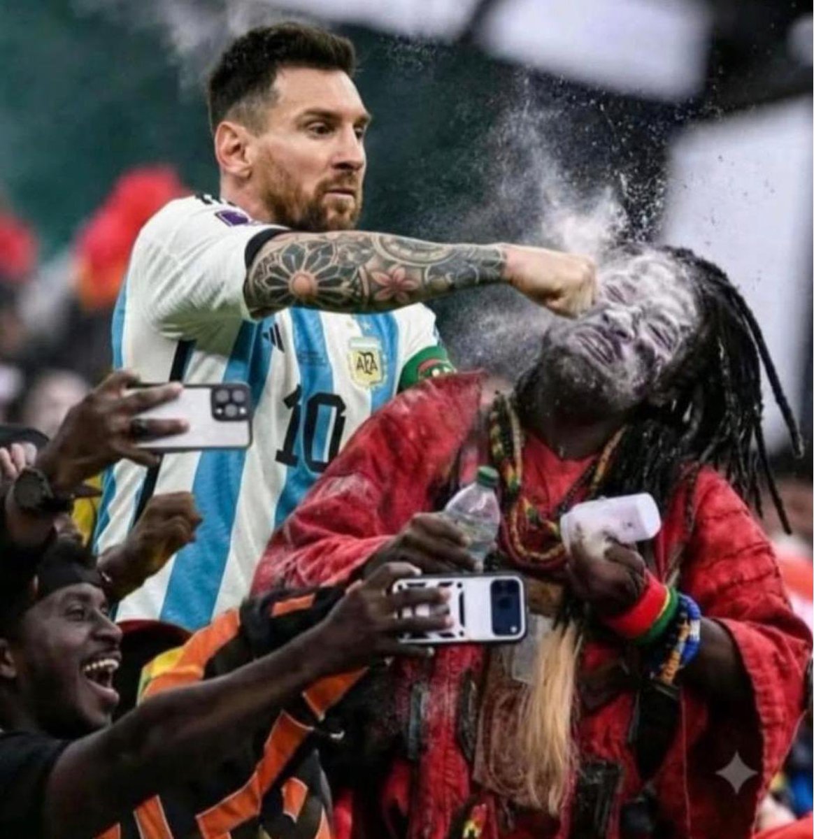 Santy 🌚 tweet media