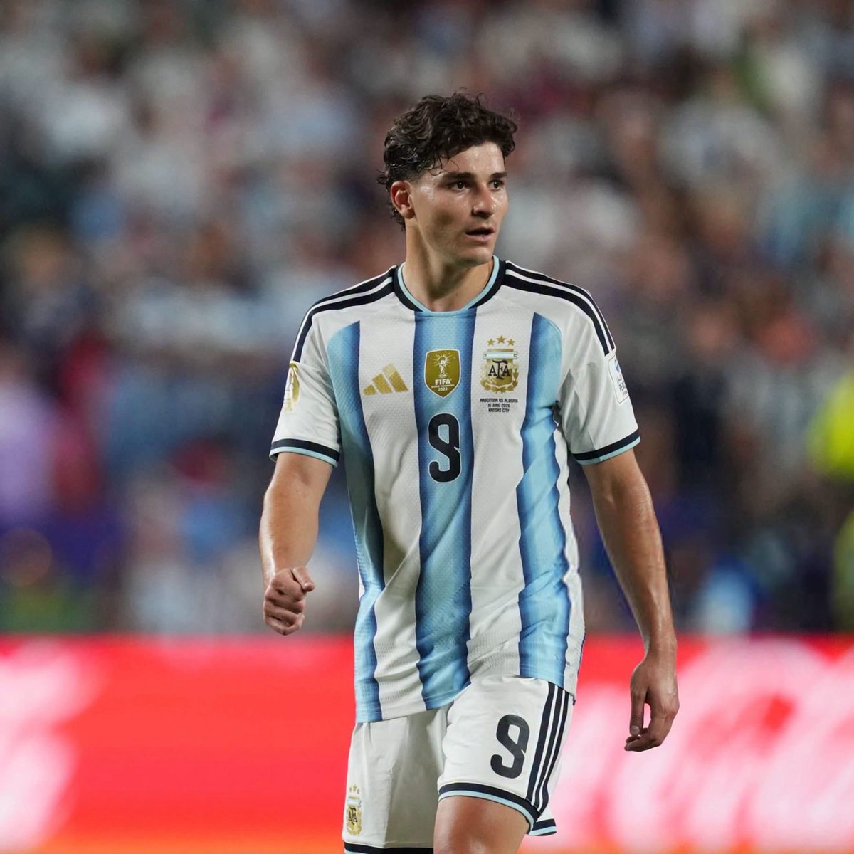 GOAT_mud's tweet photo. قولتلي اتليتكو يريد كام في الفاريز ؟ 😅

#الارجنتين_الراس_الأخضر https://t.co/OvN5v0dLCk