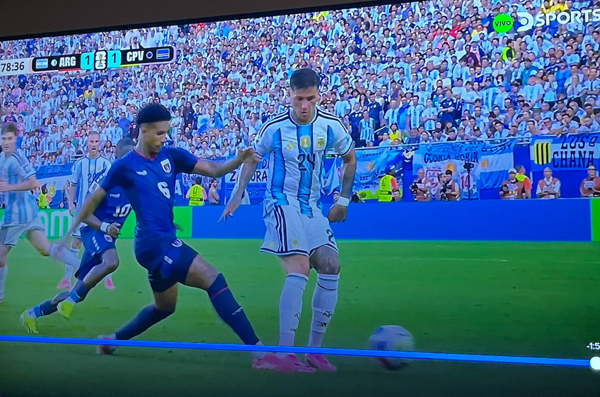 raul_schR's tweet photo. @__ElBicho7 Y esta doble amarilla ? 😂😂😂 https://t.co/zh3S3WpMJd