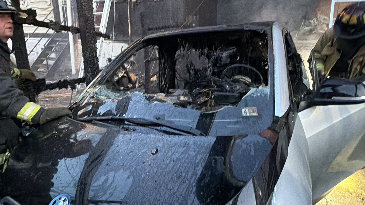 dcfireems's tweet photo. Update: Working Fire - 1600 Block of Isherwood Street NE
Fire extended from vehicle to two row homes. All fire extinguished.
One adult female evaluated, refused treatment transport.
Photos and video courtesy of @DCFIREBYE https://t.co/M6PPwM5YHO