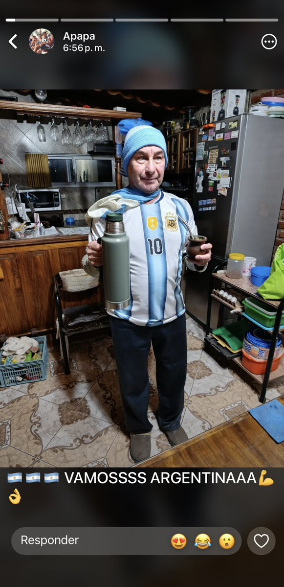 trixie00s's tweet photo. ajjajaja que tipo gracioso mi viejo https://t.co/Eeuowar6yw