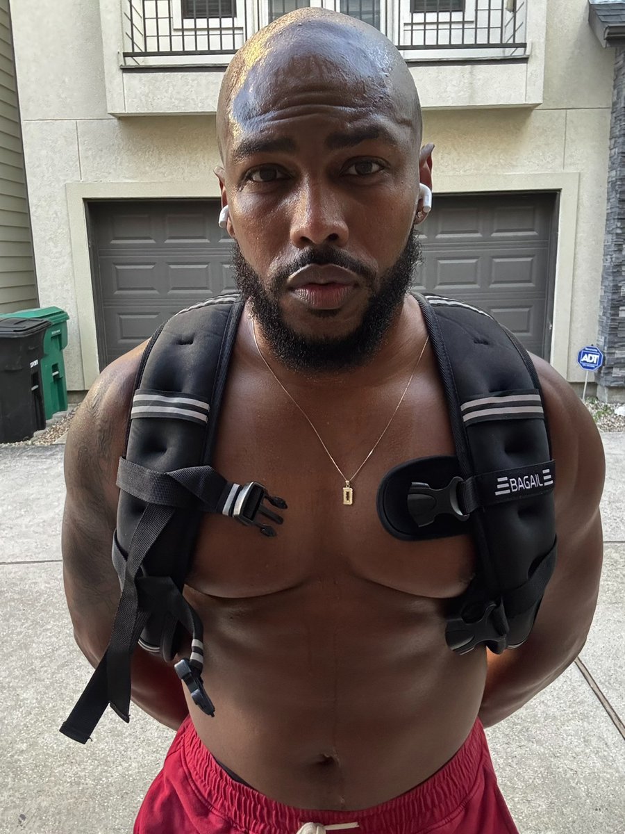 MusiqCityWalls's tweet photo. Did Y’all Walk?! https://t.co/q6OOfPG47s