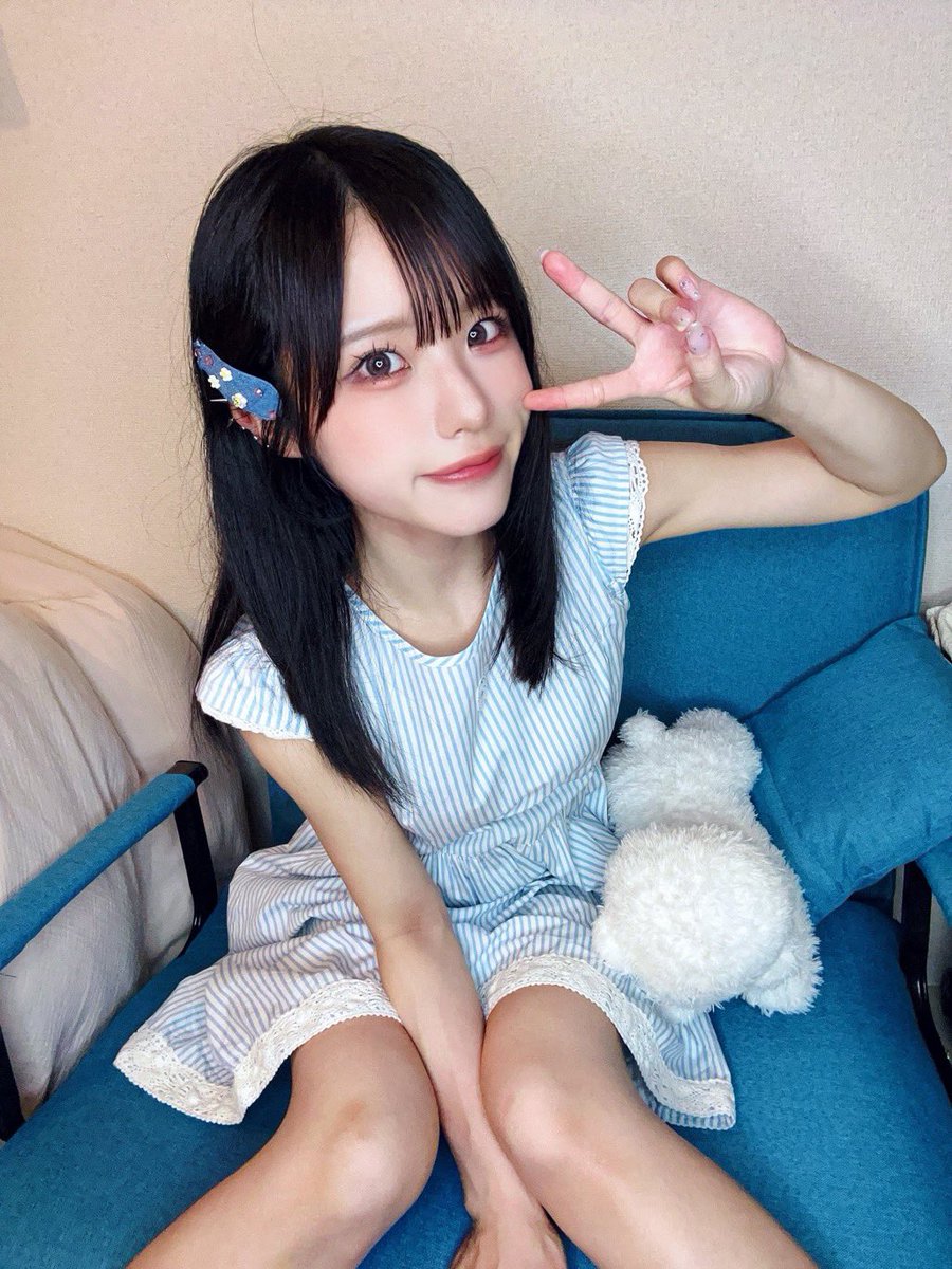 matty0326's tweet photo. TLピャーって流してたらぷてぃのソファに見えたんで眼科行ってきます https://t.co/3ffvdtBtJ2