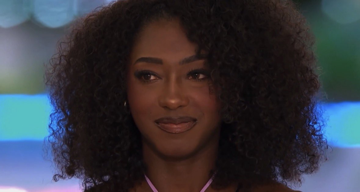 vehtem3nt's tweet photo. ALL MY GIRLIES SO DOLLEDD 
#loveislandusa https://t.co/hr8f00n2IV