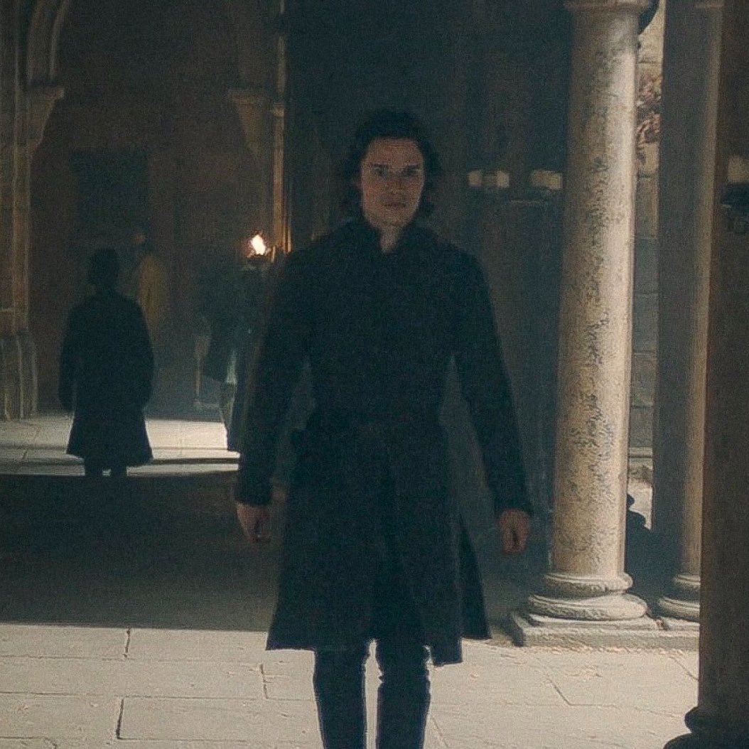 Jacaelaerys's tweet photo. Day 2 of ignoring hotd’s plot for the sake of my sanity here’s Ghostcaerys following Baela around because he only remembers he’s supposed to protect her https://t.co/ApDveX91ea