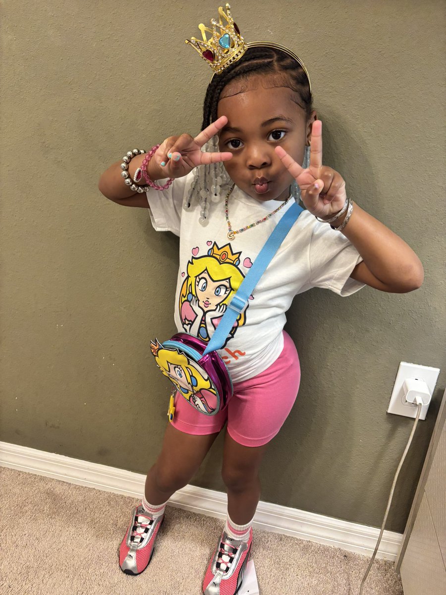 xoshant_'s tweet photo. Supa peach 2x🌟👑 https://t.co/rbP41oZQ18