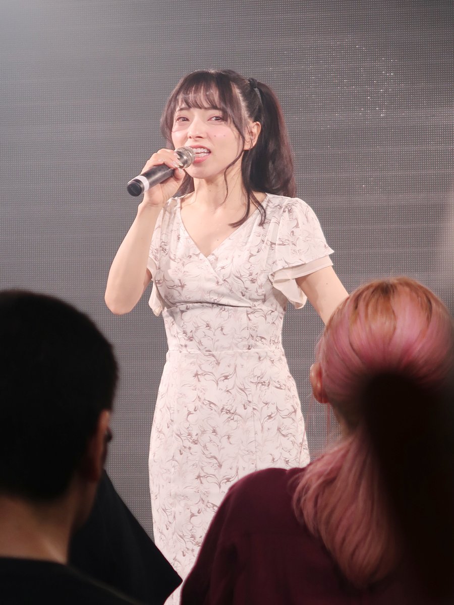 scotarioso6010's tweet photo. 6/28 鈴音ひとみ「鈴音ひとみBirthday主催　ひとりじゃない！」@ YOKOHAMA ReNY beta

生誕主催お疲れさま😄今日は朝から長丁場！
「スキスキ♡SUMMER!!」のスイカ、まさかステージに投げ返されるとは🤣
夜のバンドワンマンも楽しもうね～😆

#鈴音ひとみ
#ひとにゃん https://t.co/fAHAaurr9F