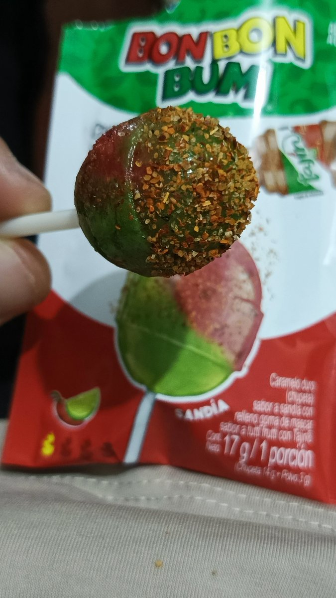 SiLuis__'s tweet photo. El cielo para quien inventó la Bon Bon Bum con tajín 🤤😍 https://t.co/gciLadoNDf