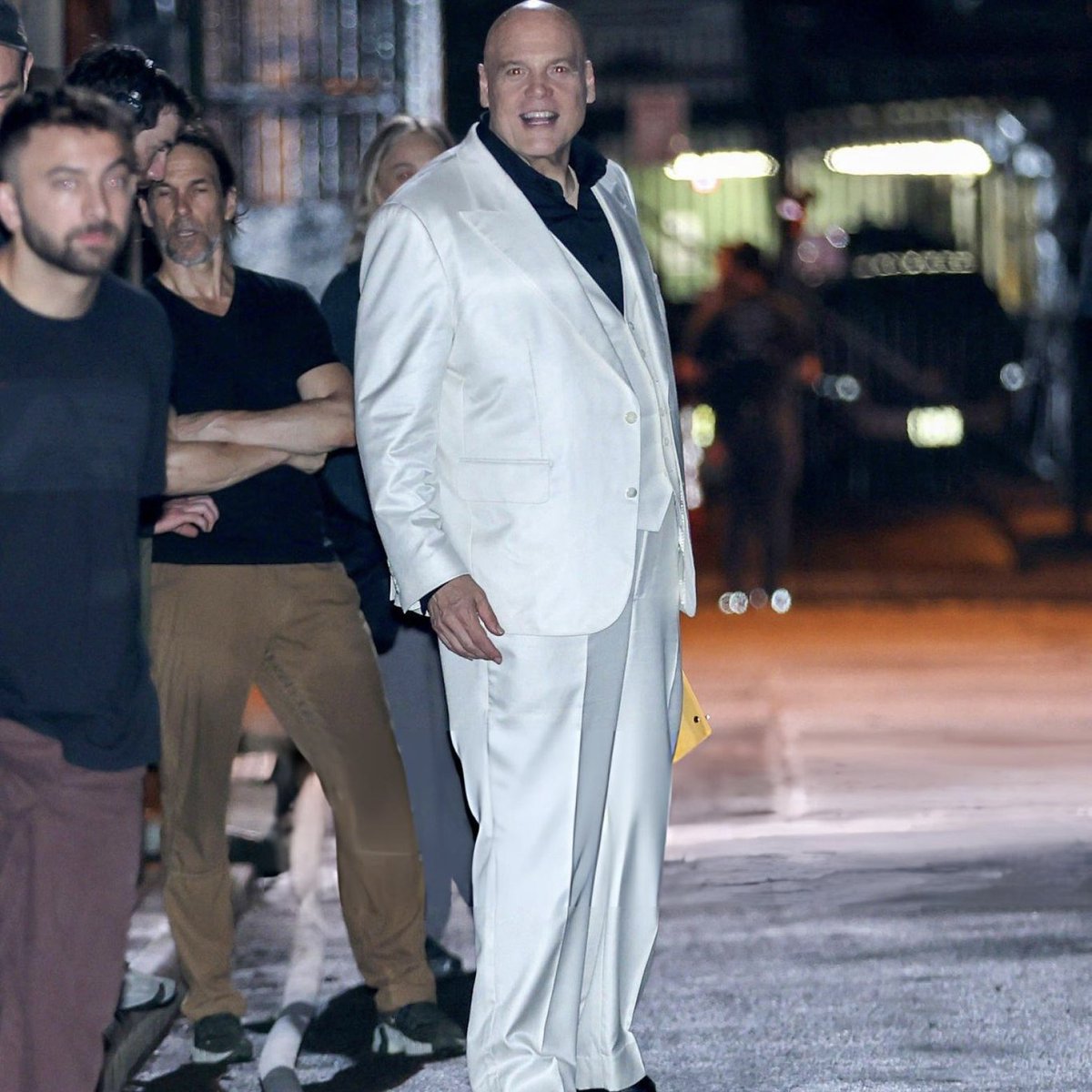 mcu_den's tweet photo. New look at Daredevil, Elektra, and Kingpin on the set of ‘Daredevil: Born Again’ Season 3. https://t.co/cvQ6sSYedv