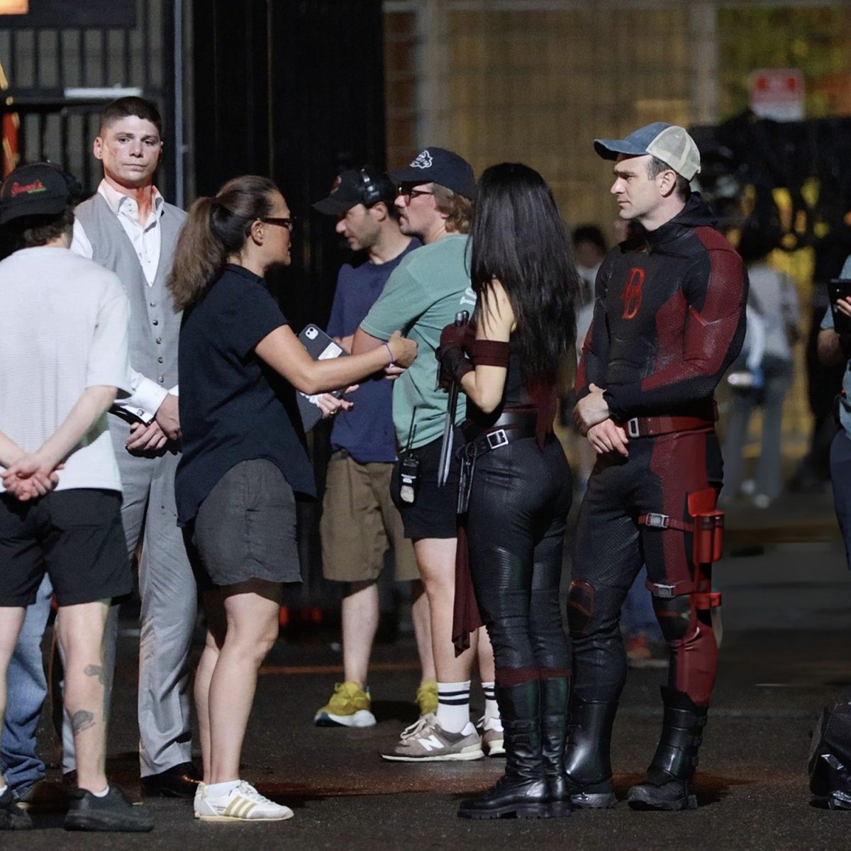 mcu_den's tweet photo. New look at Daredevil, Elektra, and Kingpin on the set of ‘Daredevil: Born Again’ Season 3. https://t.co/cvQ6sSYedv