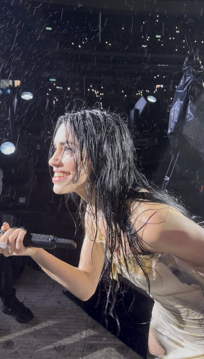 abruxlalii's tweet photo. Cuando todos duelen, lali sana ♥️ https://t.co/ostuj9Wf5U