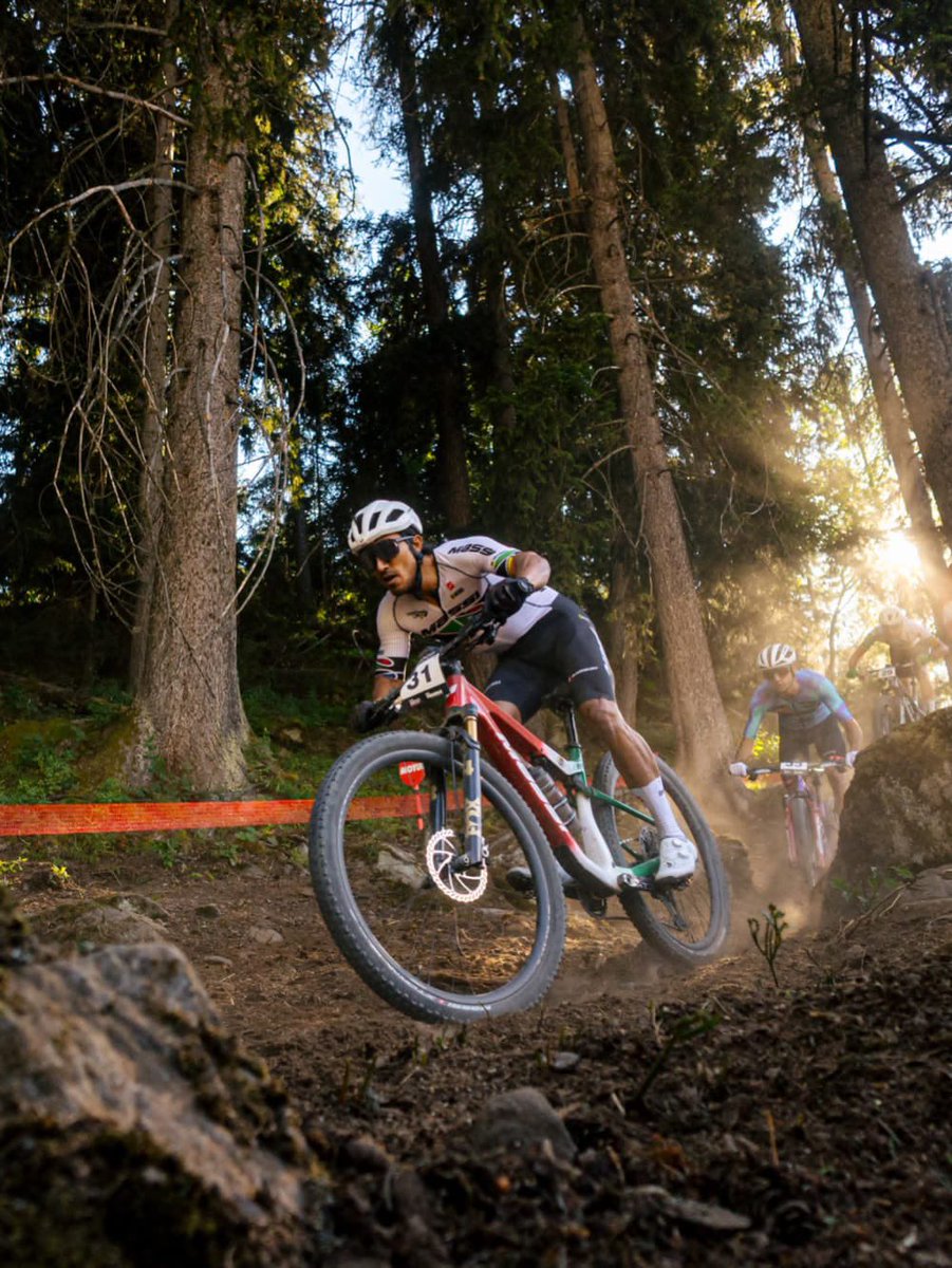 COM_Mexico's tweet photo. ¡Orgullo mexicano en Italia! 🇲🇽
El campeón panamericano Gerardo Ulloa se queda con la posición 17 en la prueba de Cross Country Short Track durante la Copa del Mundo de Ciclismo de Montaña en La Thuile. El mexicano cronometró un tiempo de 20:40 minutos.
 ¡A seguir rodando fuerte! 🚴‍♂️💨