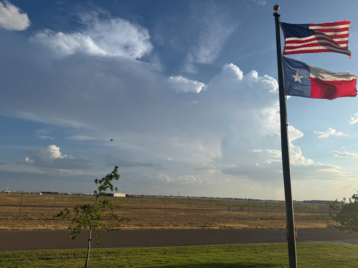 NWSMidland's tweet photo. A lone thunderstorm managed to develop in southern Ector County, just to the southwest of Odessa early this evening and produced a couple of lightning strikes, gusty winds, and a brief downpour. Here was the view from our office. #txwx #MAFwx https://t.co/vlpjF7AJAo