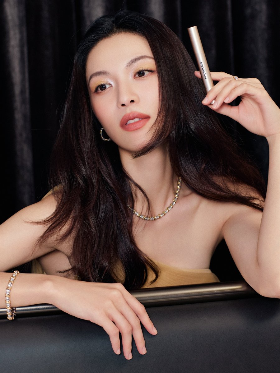 zchuxisource's tweet photo. 260703 Zhong Chuxi's Studio Weibo Update

Hourglass Cosmetics Brand Event in Shanghai

Hairstyling by Jason
Photographed by 小七
Makeup by #钟楚曦 #ZhongChuxi
Styling by The MoMentuM https://t.co/ebaLaTFjBY