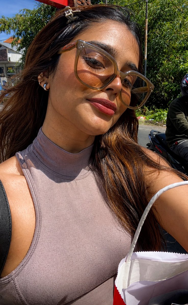 Rathifellow1's tweet photo. Ahhh varsha dsouza 🥵🤤👅 https://t.co/aXsBbkge81