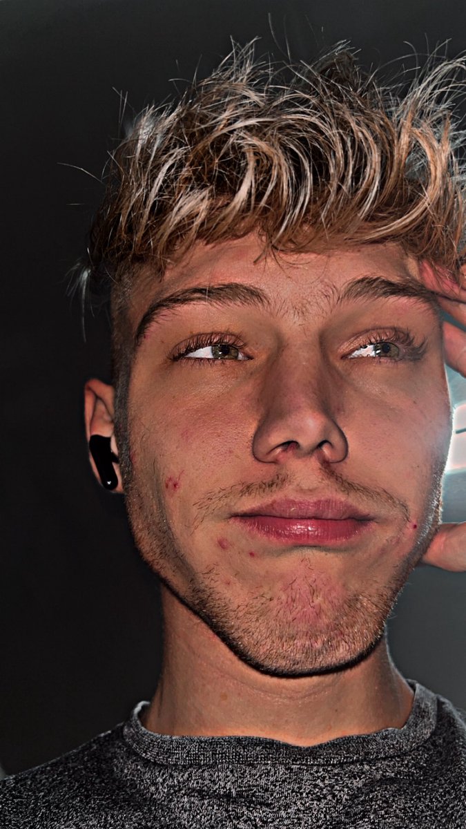 UltraZaOF's tweet photo. If anyone wanna help me out save. So I can get a new apartment and make even more content 👏���🔥 Dm me pls or support by donating 🙏
Struggling to make content living with no privacy. 

Ill definitely help you out to if u donate 🔥😉
https://t.co/OsVQ9x7wHD https://t.co/1AD1CGeGc2