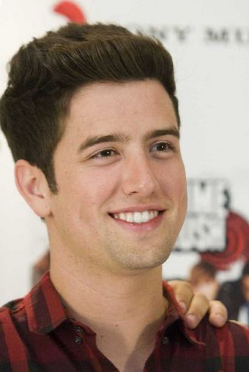 HenderWaves's tweet photo. D-72 till the big day ❤️
Oh just look at that beautiful smile 

@1LoganHenderson https://t.co/Y5AOi4pbsF