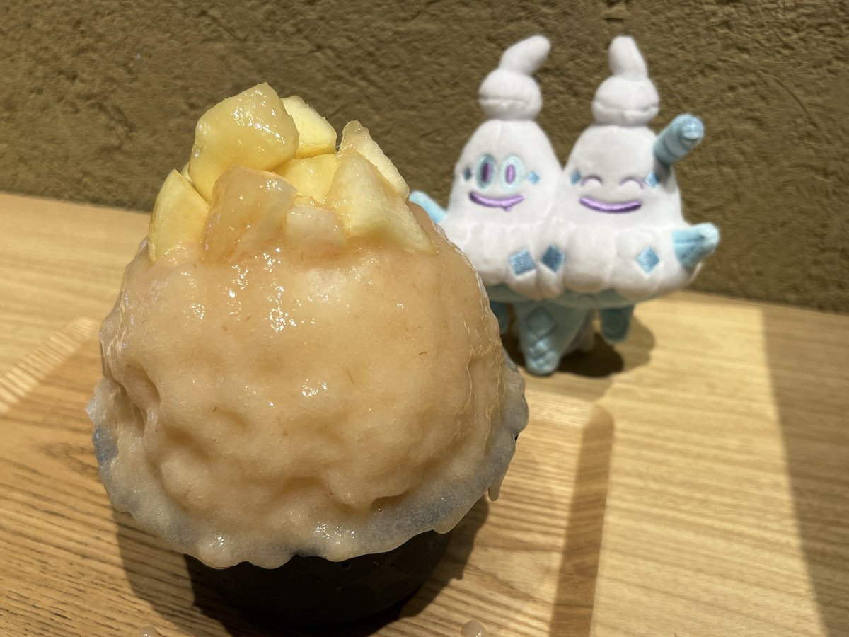 originalpegame3's tweet photo. 朝一で横浜ベイクォーターのひみつ堂（期間限定）へ。
桃三昧うますぎる
なおお値段2800円 https://t.co/AmHoMCXiIy