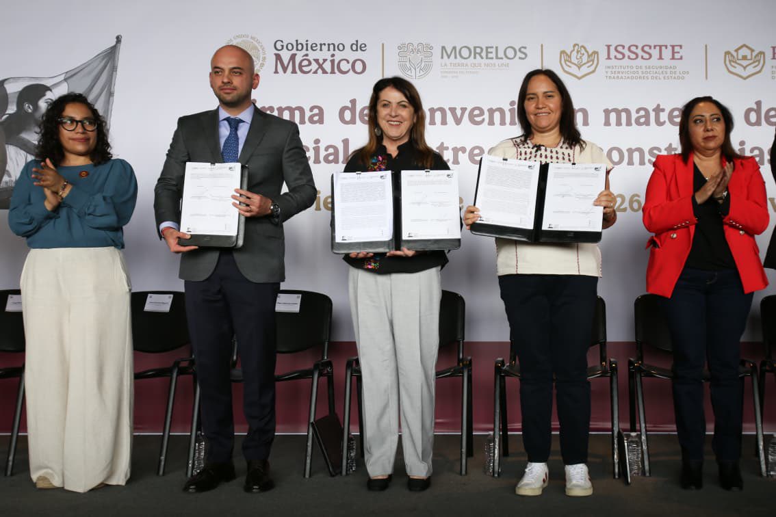 jabnelym's tweet photo. Junto con la Gobernadora @margarita_gs firmamos un convenio para que la escrituración sea gratuita para las y los trabajadores al servicio del Estado. 

También entregamos liquidaciones de crédito a 374 familias y anunciamos la nueva meta de vivienda que tendremos en Morelos. 

El Programa Vivienda para el Bienestar del @GobiernoMX encabezado por la Presidenta @Claudiashein resuelve créditos impagables, otorga certeza jurídica y construye vivienda paras las personas con los menores ingresos. 

El @FOVISSSTEmx se transforma con el apoyo y respaldo del Director General del #ISSSTE @martibatres 

#FovisssteEsTuDerecho