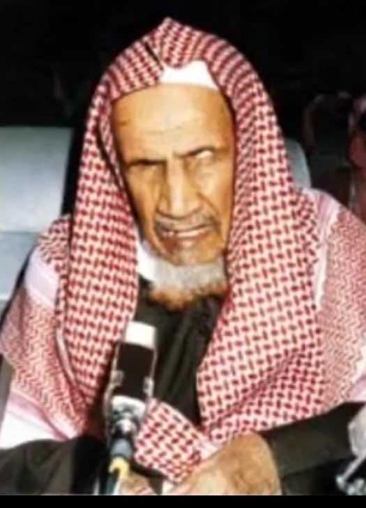 HAYAABDULLAH_SH's tweet photo. #حبيت_اقول
للنساء والبنات يقول سماحة الإمام، عبدالعزيز بن عبدالله ابن باز رحمه الله:
إذا جلست المرأة في مصلاها بعد #صلاه_الفجر تذكر الله أو تقرأ القرآن الكريم حتى ترتفع الشمس ثم تصلي ركعتين فإنه يحصل لها ذلك الأجر الذي جاءت به الأحاديث: أن الله يكتب لمن فعل ذلك أجر حجة وعمرة تامتين.
#صباح_الخير