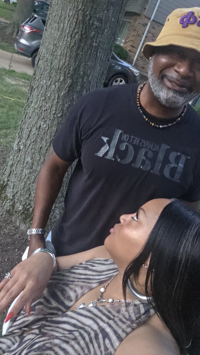 missleighcarter's tweet photo. Me and my uncle. This nigga started barking smh https://t.co/lRSrD7a8fQ