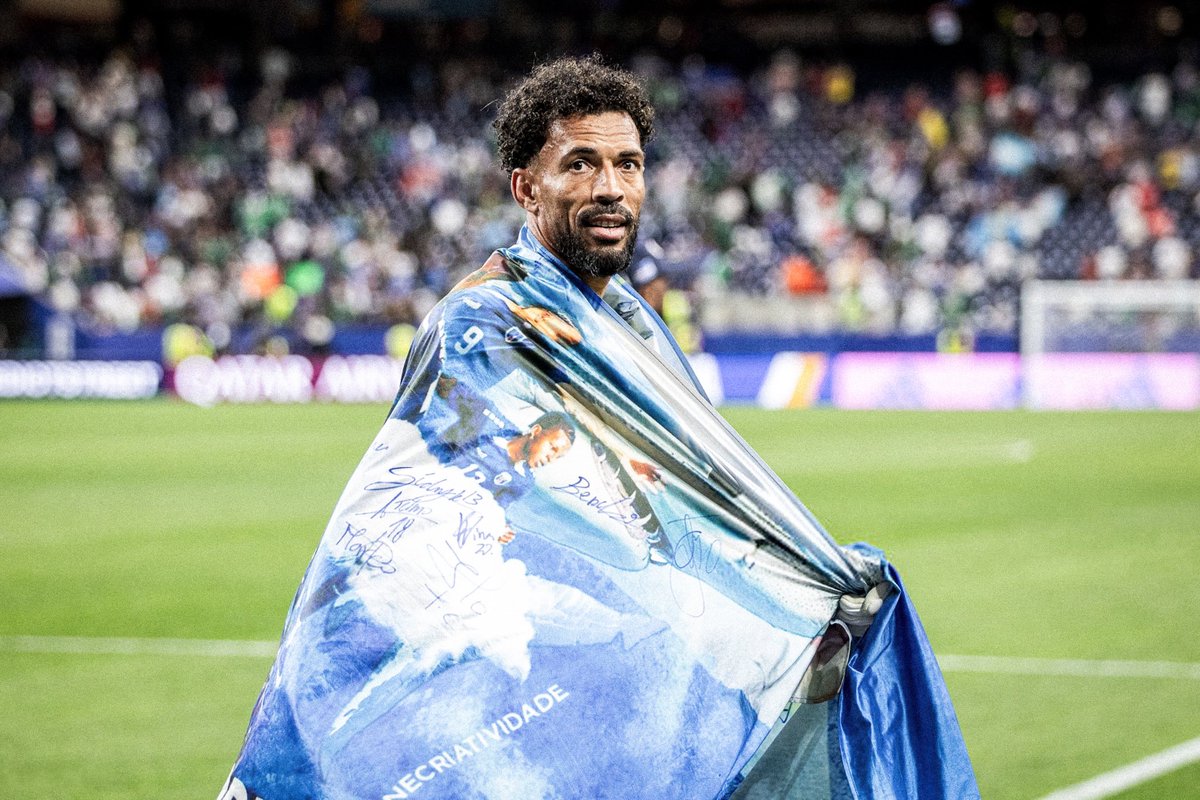 ActuFootAfrique's tweet photo. 𝑽𝑺 Espagne 🇪🇸 : 7 arrêts.
𝑽𝑺 Arabie Saoudite 🇸🇦 : 3 arrêts.
𝑽𝑺 Argentine 🇦🇷 : 8 arrêts.

Vozinha, 40 ans, on n’oubliera 𝗝𝗔𝗠𝗔𝗜𝗦. 🇨🇻👏🏾 https://t.co/SHnjKdn1nE