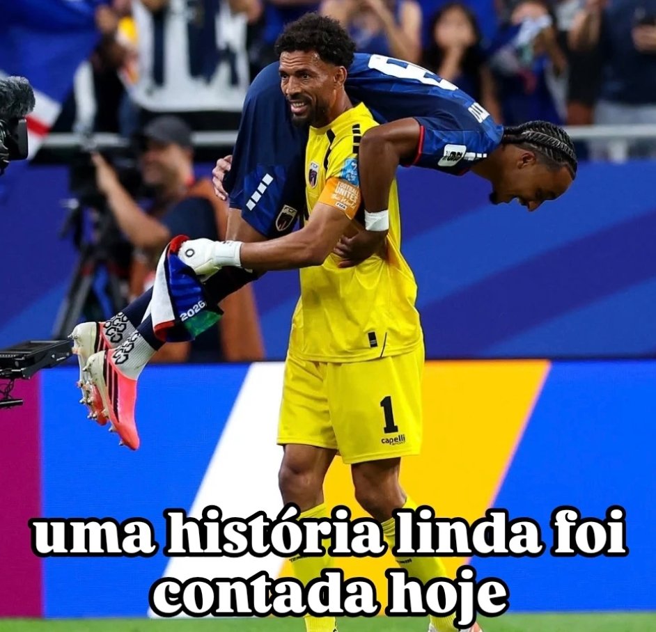 advogato_og's tweet photo. Eu gosto de histórias, pois, como dizia Eduardo Galeano, também somos feitos de histórias. 

Messi foi apagado hoje, mas não porque não entregou o bom futebol. Uma história maior estava sendo contada. 

Um país cuja população não é muito superior ao meu bairro. Um país que se identifica e muito com nossa realidade, mas que não tem a mesma projeção mundial que nós.

Incrível como brasileiro, nascido, criado e "acultorizado" num país continental e histórico, me sinto mais próximo deles que dos hermanos argentinos.

Eduardo Galeano já avisava que nossa cultura latino-americana nos aproximava para além dos oceanos.