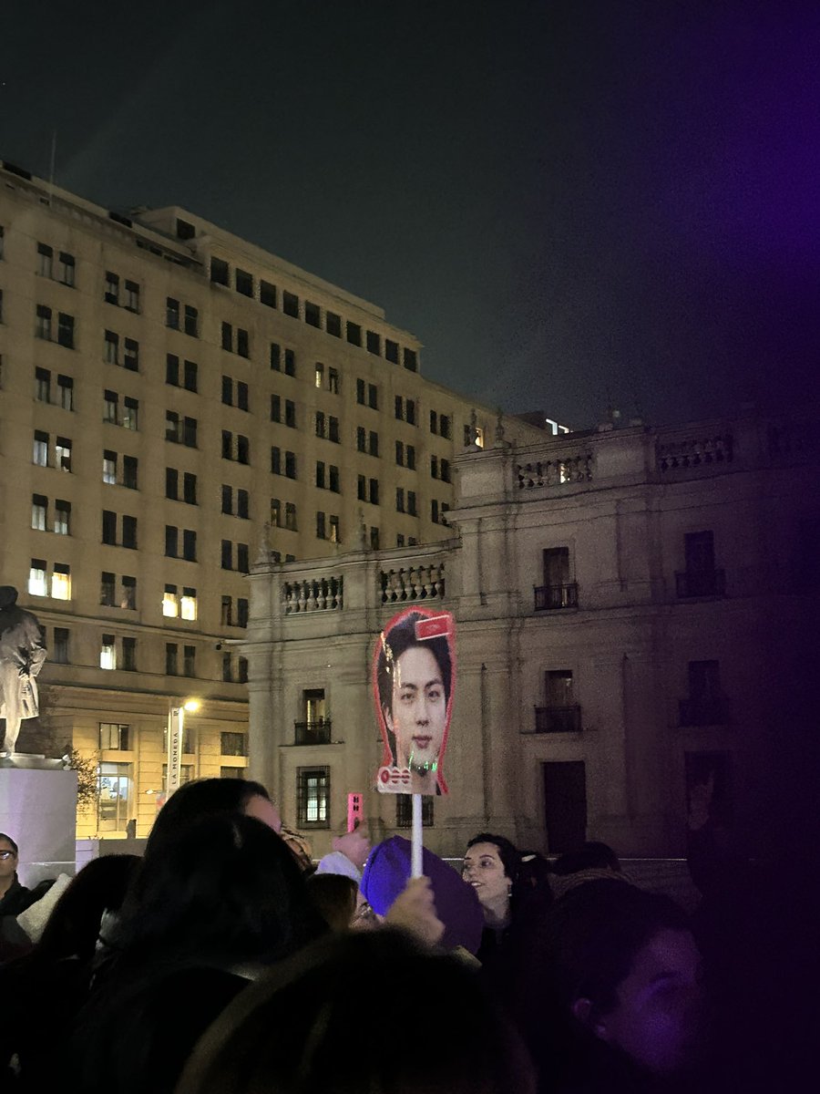 whoisjaavi's tweet photo. SIGAMOS HACIENDO RUIDO ARMYS💜❤️🔥 #BTSALNACIONAL #DGMEDIOS #NATALIADUCO #INDCHILE #ARMYCHILE https://t.co/n6eSL6sj5z