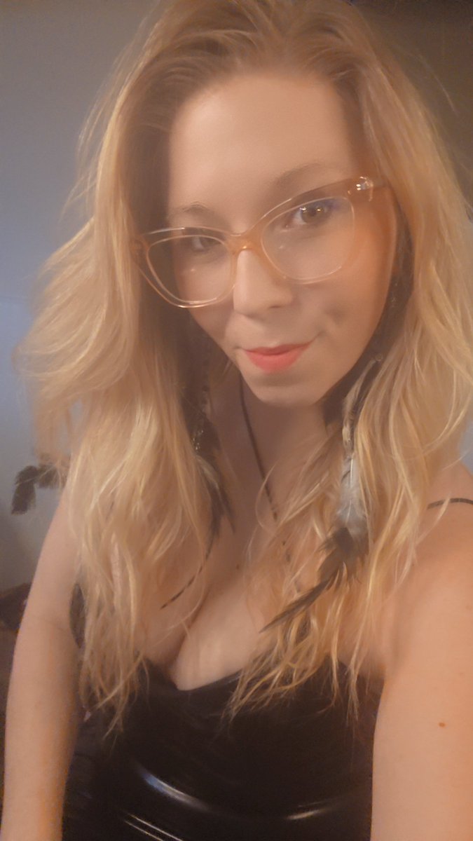 Behindthislens2's tweet photo. https://t.co/gyZcUKndlW

https://t.co/iElxdIEvYQ

https://t.co/vnKmQV4qZd

If you want to see more. You have to pay up.
#findom #domme #footfetısh #BlondeQueen #qos https://t.co/7jPu4K0OEN
