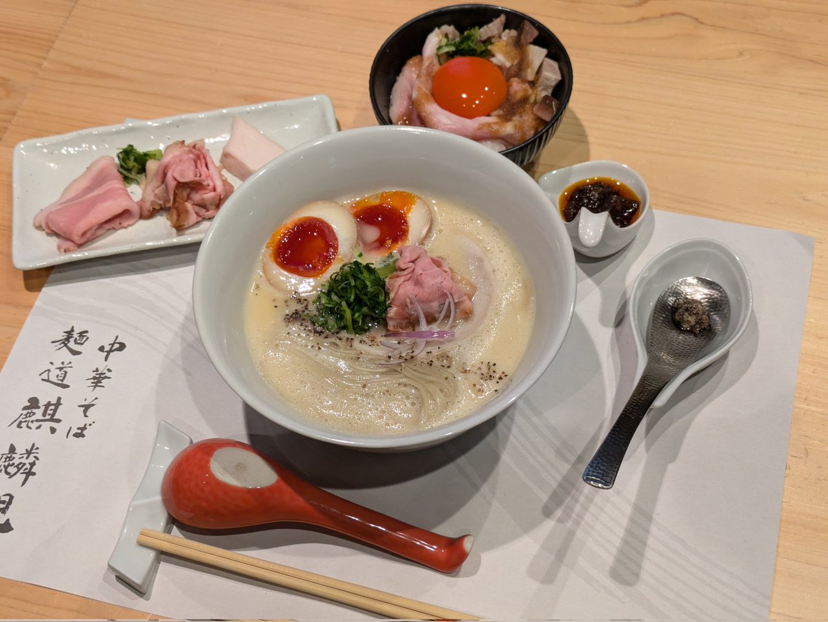 kirinji_daimon's tweet photo. おはようございます！
麒麟児大門店です🌿

本日も11:00より営業いたします✨️

こちらのスペシャルセットは、日本のお客様はもちろん、海外のお客様からもとても人気です🔥
ボリュームたっぷりのメニューになっておりますのでぜひお試しください☺️
ご来店お待ちしております！ https://t.co/dMrfFCCdGv