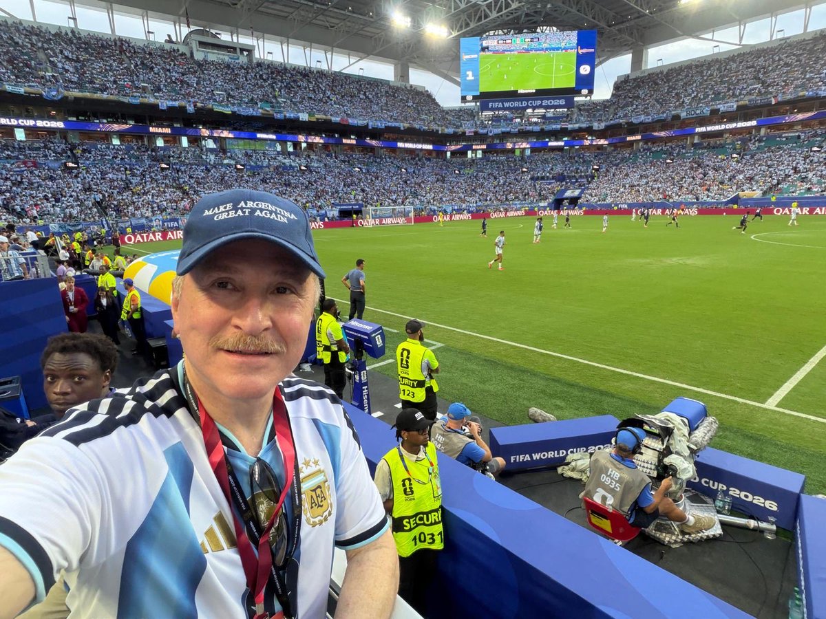USAmbassadorARG's tweet photo. ¡Qué partido! ⚽🔥
Vivimos una noche inolvidable en Miami alentando a la Selección Argentina. Felicitaciones por una gran victoria y por avanzar a la siguiente ronda. ¡Vamos Argentina! 🇦🇷
@Argentina https://t.co/ilmjfDkpJ3