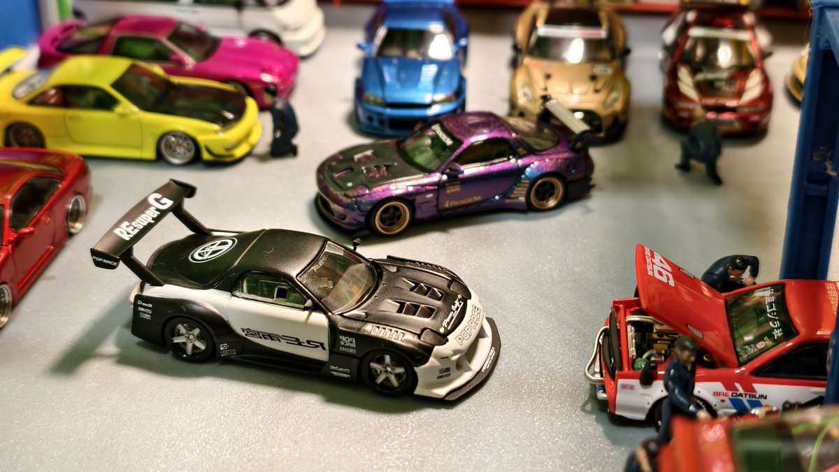 Giga_Penguin's tweet photo. A quick wheel swap to the RX-7 Time Attack and it looks so much better now 🤗

Still a great casting, will definitely get a recolour of this when it is available 👍

Next we will look into the Modelmodel Pandem RX-7 🤗

#164scale #164diecast #rx7 #poprace #tmcs https://t.co/4LEKRQeW6h