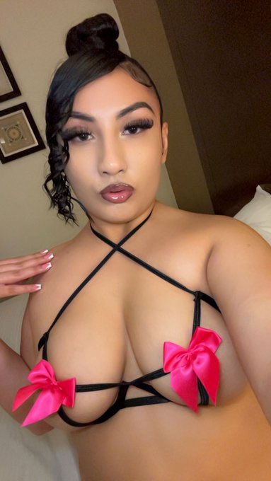 Celine4n's tweet photo. Hayward tonight &amp; tomorrow only

#Az #latina #freaks #Tucson #phx #mesa #tempe #meetups #wataa https://t.co/Ryc0lZ7Mw0