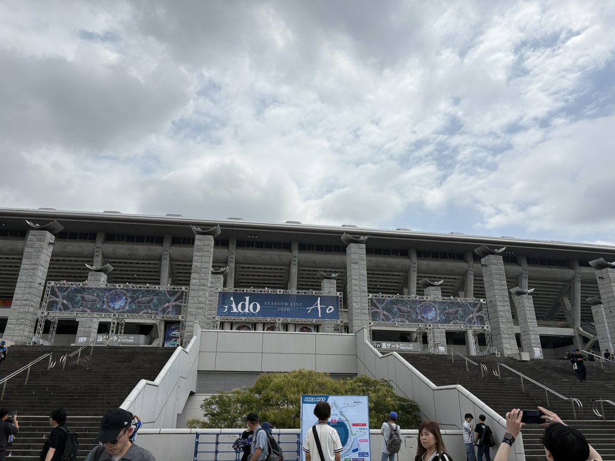 777_tow's tweet photo. グッズゲットしたので一旦帰宅 https://t.co/hhnM8vy2XM
