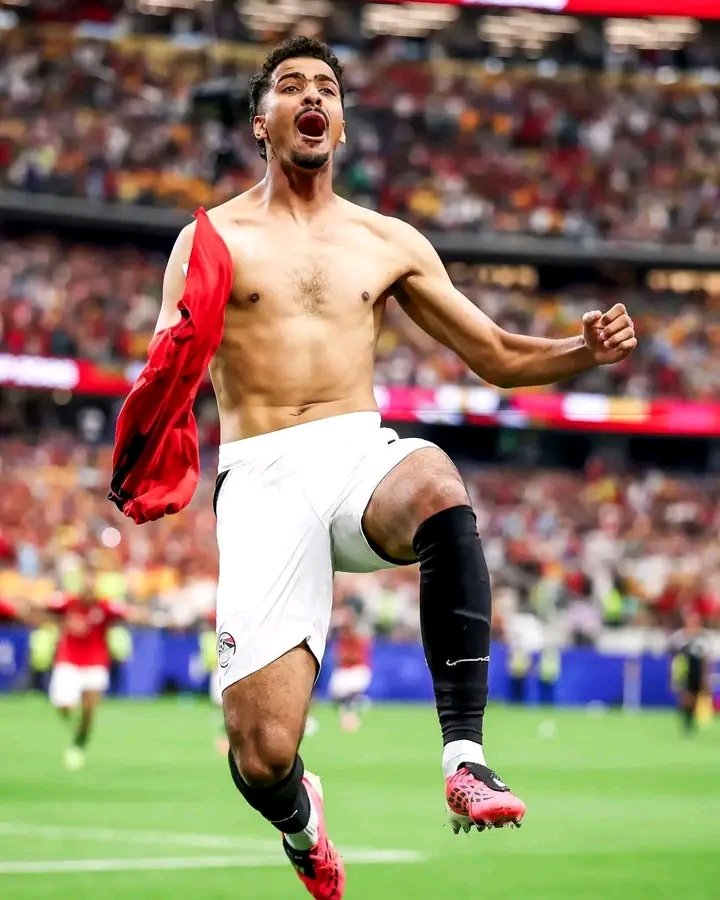 googUwk's tweet photo. صاحب هدف الصعود لدور ال16 طول ماالزمالك بخير مصر بخير ودمتم سالمين..😎🔥🤍🏹🇦🇹 https://t.co/YVyKQT3Gho