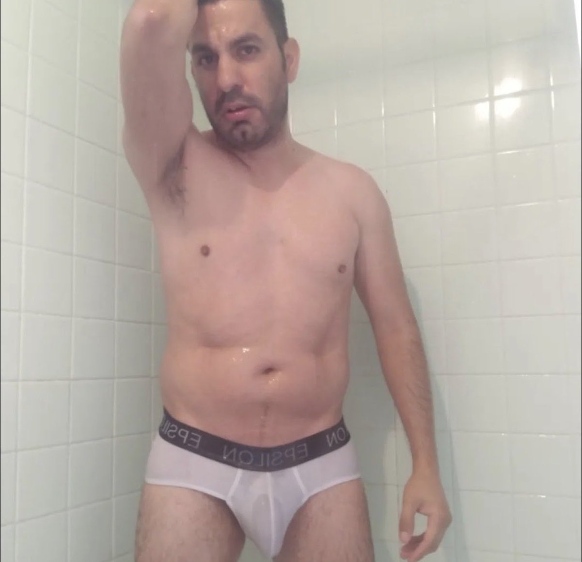 alvi2585's tweet photo. Let’s take a shower 

Follow me at IG: alvaro_gonzalezhdz https://t.co/CECqw8iszv